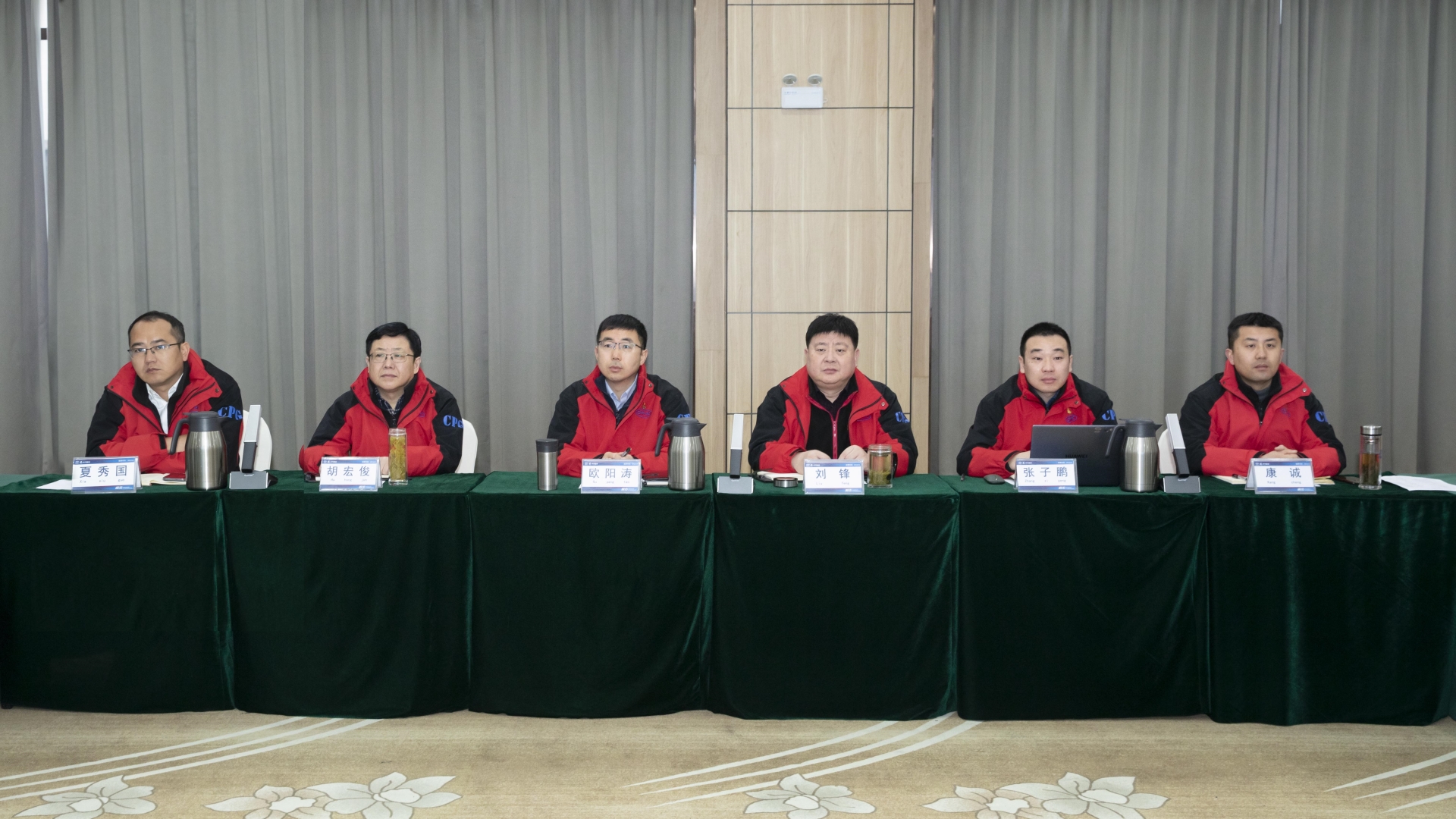 向导讲话.jpg 向导讲话.jpg