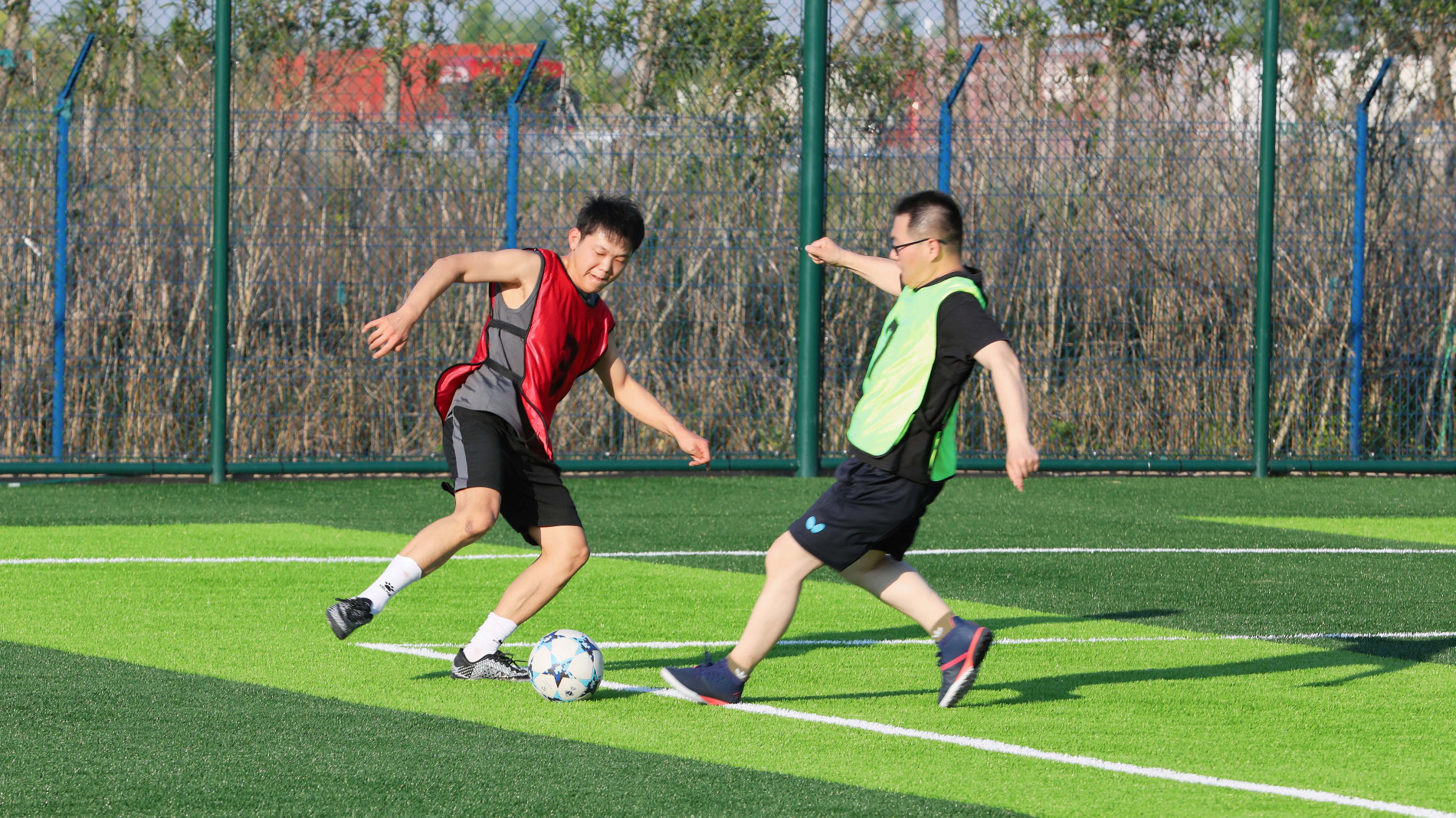 足球角逐3.jpg 足球角逐3.jpg