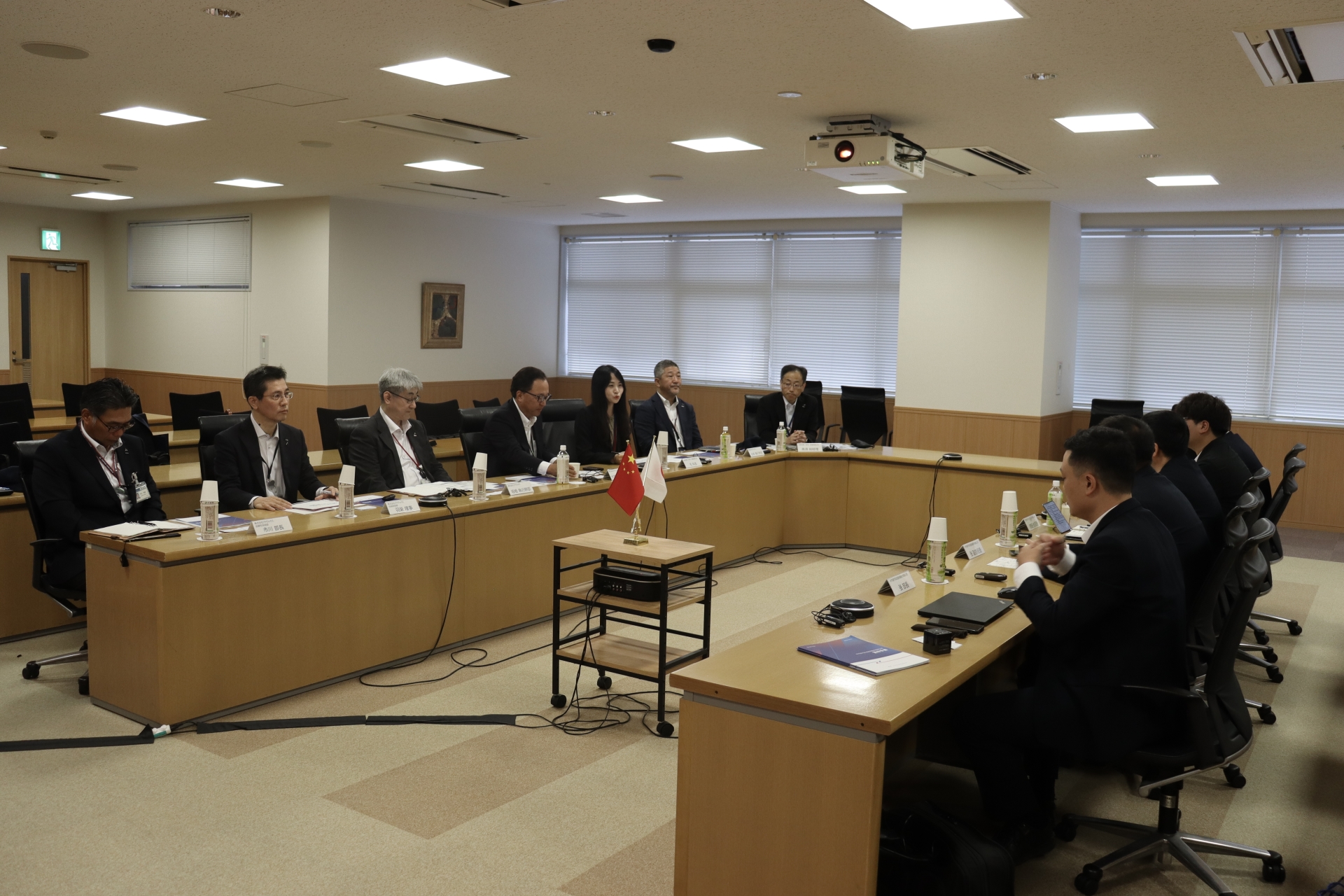 聚会.jpg 聚会.jpg